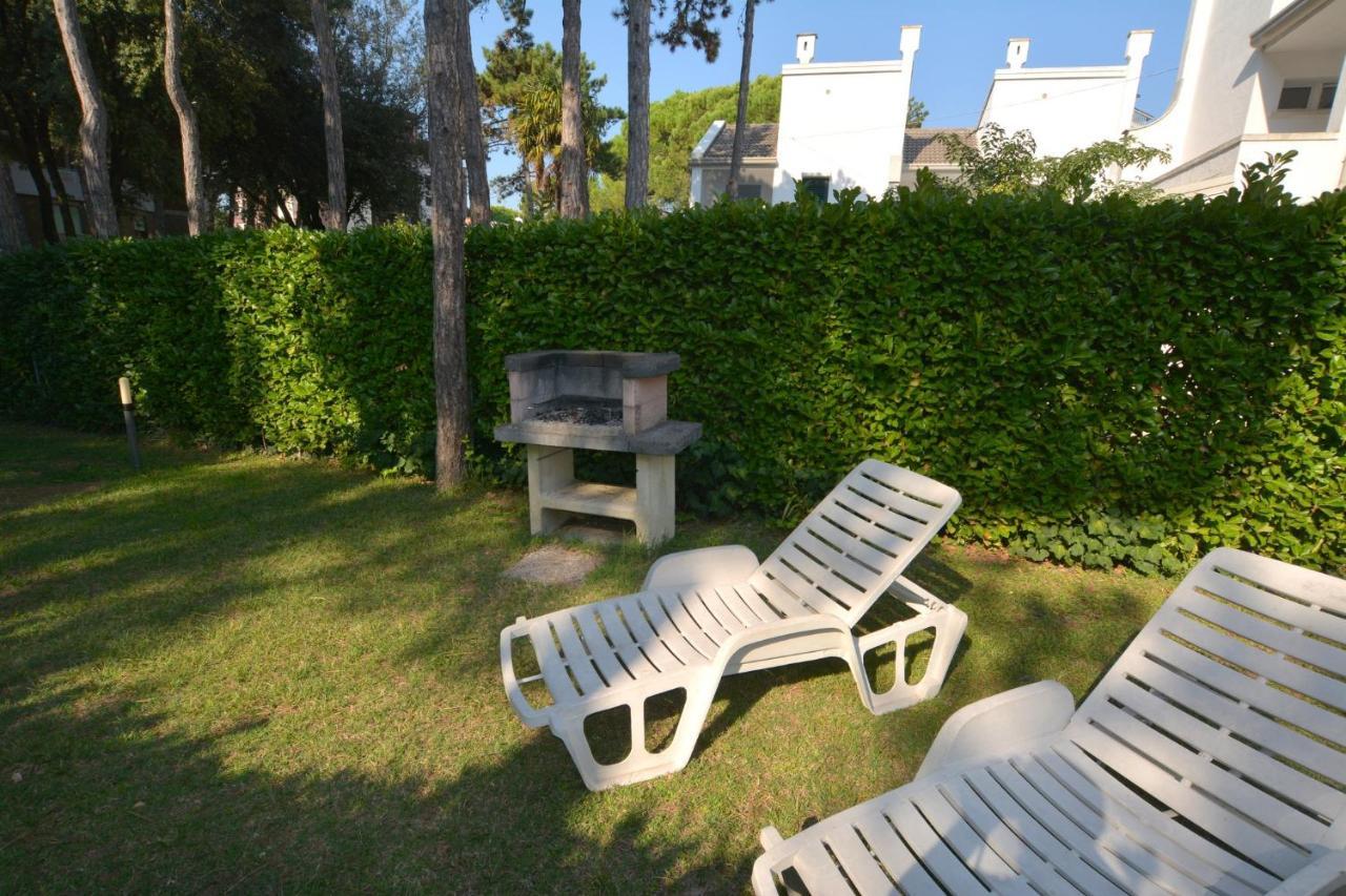 Villa A Lignano Pineta Lignano Sabbiadoro Exteriér fotografie