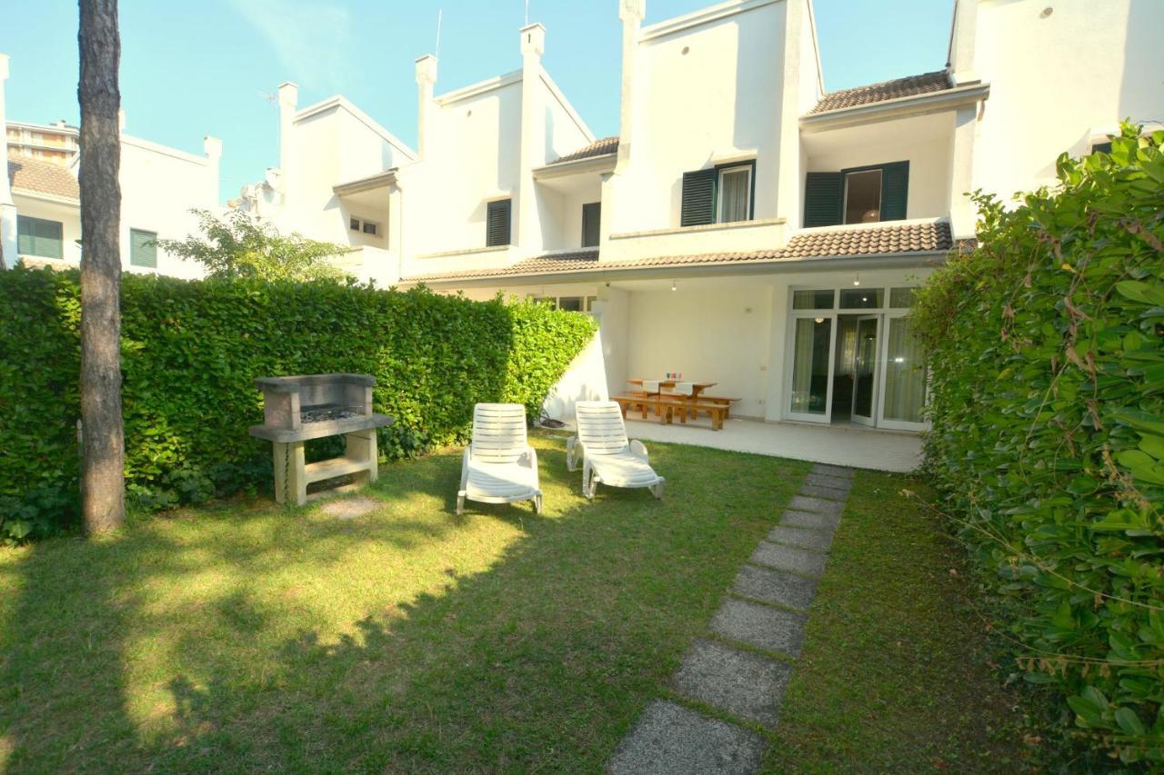 Villa A Lignano Pineta Lignano Sabbiadoro Exteriér fotografie