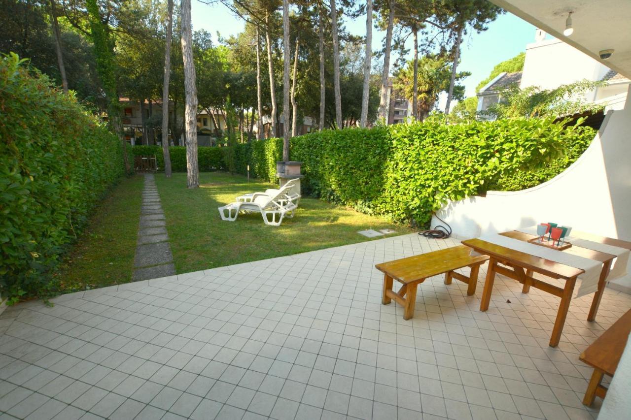 Villa A Lignano Pineta Lignano Sabbiadoro Exteriér fotografie
